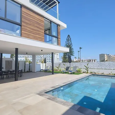 Brand New 4 Bedroom In Protaras Center *