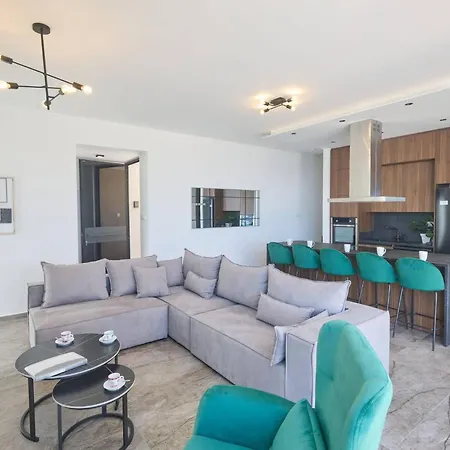 Brand New 4 Bedroom In Protaras Center 帕拉利米尼